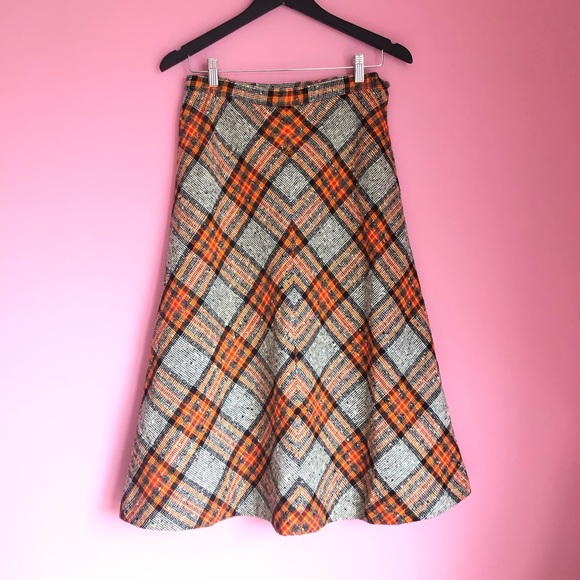 Vintage Plaid Flared Midi Skirt - Picture 4 of 8